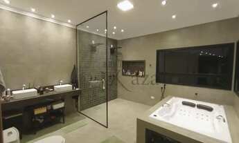 Imagem 3: Casa de condomínio sobrado para venda tem 423 metros quadrados com 5 quartos