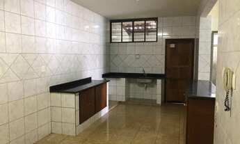 Imagem 7: Sobrado para venda possui 180 metros quadrados com 4 quartos em Santa Efigênia - Caldas No