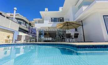 Imagem 5: Casa para aluguel possui 390 metros quadrados com 4 quartos