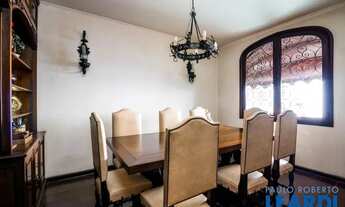 Imagem 7: CASA ASSOBRADADA - MOEMA PÁSSAROS - SP