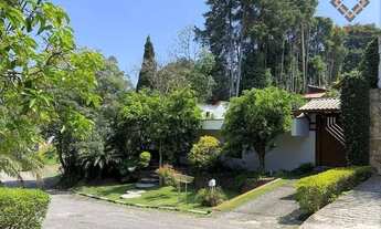 Imagem 2: Casa á venda em condomínio fechado com 5 dormitórios e 8 vagas, localizado na Granja Viana