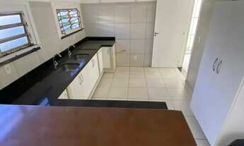 Imagem 4: Casa Duplex à Venda na Sapiranga com 200m², 3 Quartos, Quintal Amplo e 4 Vagas de Garagem