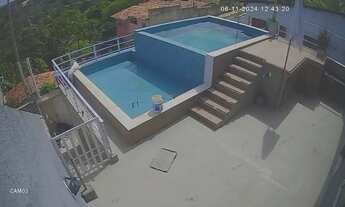 Imagem 6: Casa em rua pública