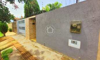 Imagem: CASA COM 3 QUARTOS E GARAGEM COBERTA JARDINAGEM