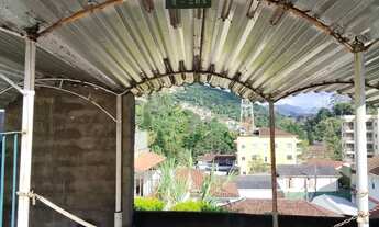 Imagem 2: BNH Mosela com 3 quartos e com vaga marcada e coberta - Mosela - Petrópolis - RJ