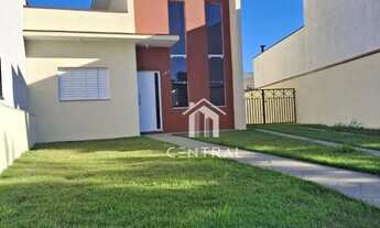 Imagem: Casa assobradada em condomínio fechado