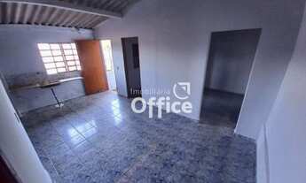 Imagem: Edícula com 2 dormitórios para alugar