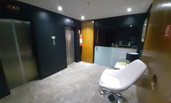 Imagem 6: SALA COMERCIAL 74m2 , JANELAS GRANDES, PERSIANAS, LUMINÁRIAS. 2 VAGAS, 2 BANHEIROS. VENHA