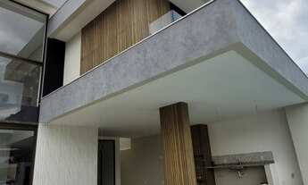 Imagem 6: Casa de condomínio para venda tem 355 metros quadrados com 4 quartos