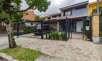 Imagem: Casa a venda com 3 quartos, 2 vagas e 410m2