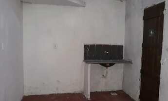 Imagem 6: Quitinete com 40 m² com quarto, banheiro, sala, cozinha e lavanderia. Água e luz individua