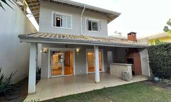 Imagem 4: Casa de condomínio para aluguel e venda possui 180 metros quadrados com 4 quartos