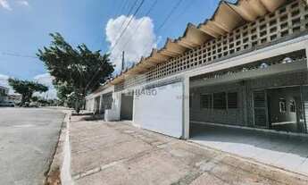 Imagem 4: Casa alto padrão com ampla área de lazer