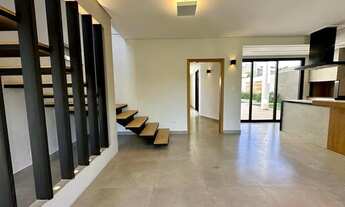 Imagem 7: Casa de condomínio sobrado para venda tem 430 metros quadrados com 4 quartos