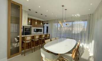 Imagem 7: Magnifica Casa em condomínio próximo d praia com 4 suítes frente lago em Torres