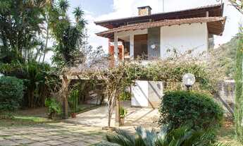 Imagem: Casa em localização privilegiada no bairro