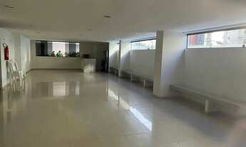 Imagem 2: Apartamento para aluguel possui 62 metros quadrados com 2 quartos em Ponta Verde - Maceió