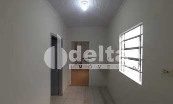 Imagem 7: Casa para aluguel, 2 quartos, 1 vaga, Martins - Uberlândia/MG