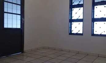 Imagem 2: Casa no Jardim Maria Lucia com três quartos