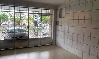 Imagem 3: Oportunidade Imperdível no Bairro São José: Casa com Comércio e Potencial de Renda!