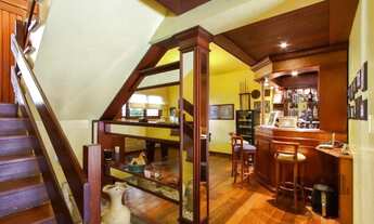 Imagem 5: Casa com 4 dormitórios, sendo 1 suíte, com 2 vagas cobertas, no bairro Nonoai, Porto Alegr