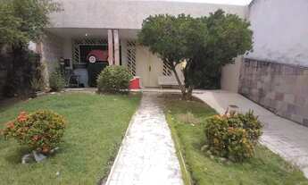 Imagem: CASA PRÓXIMA À PRAÇA TOBIAS BARRETO