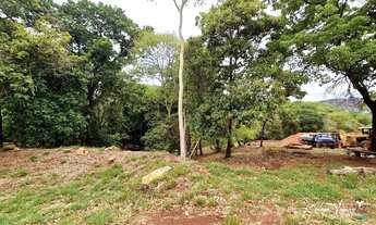 Imagem: Aldeia do Vale Terreno exclusivo com fundo