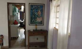 Imagem 5: Casa 3 Quartos Condomínio Fechado, Quintal Arborizado e Garagem