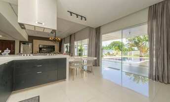 Imagem 4: Casa Alto Padrão com Quatro Dormitórios sendo Três Suítes no Bairro Itaipava em Itajaí SC