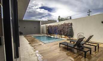 Imagem 4: Casa Alto Padrão à Venda no Residencial Estoril V 3 Suítes, 273 m² Construídos, Piscina e