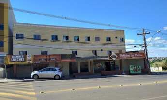 Imagem: Prédio com 14 aptos e 4 lojas lojas comerciais