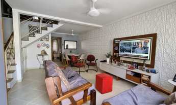 Imagem 3: Excelente Sobrado com piscina, churrasqueira, 3 quartos, 1 suíte, hidromassagem, vaga para