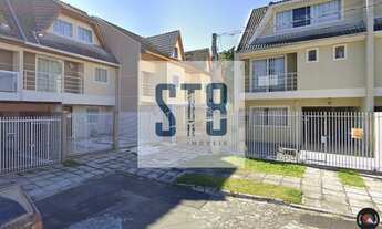 Imagem: Sobrado em condominio ao lado do parque