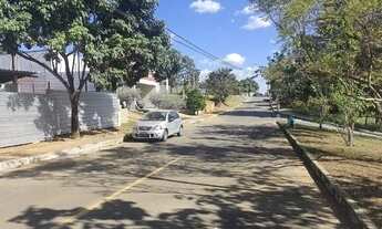 Imagem 7: Casa de condomínio para venda tem 406 metros quadrados com 5 quartos