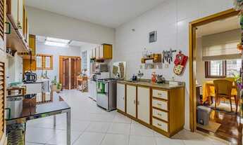 Imagem 6: Casa a venda com 3 dorms, 4 vagas e 227m2 no bairro Tristeza, na zona sul de Porto Alegre