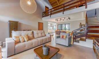 Imagem 4: Casa em condomínio Mobiliada e Decorada, 04 Dormitórios, 04 Vagas, Santa Felicidade