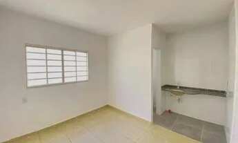 Imagem 5: Casa à venda com 3 quartos em Setor Garavelo - Goiânia - GO