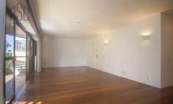 Imagem 3: Apartamento Reformado para aluguel possui 192m2 com 3 Quartos 1 Suíte 3 Vagas na 1a Quadr