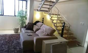 Imagem: Amplo apartamento duplex. PORTEIRA FECHADA