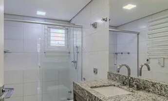 Imagem 7: Linda casa com 3 dormitórios no bairro Ipanema , reformada e à poucos poucos metros do cal