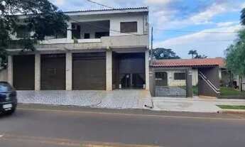 Imagem: Sobrado com ótima localização na Avenida