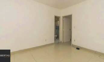 Imagem 7: Apartamento de 1 dormitório, com um pequeno pátio no bairro Centro Histórico