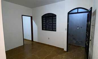 Imagem 4: CASA À VENDA EM SAMAMBAIA EXCELENTE LOCALIZAÇÃO