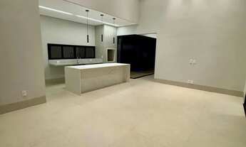 Imagem 5: Imóvel para venda possui 175 metros quadrados com 4 quartos em Condomínio Belvedere II - C