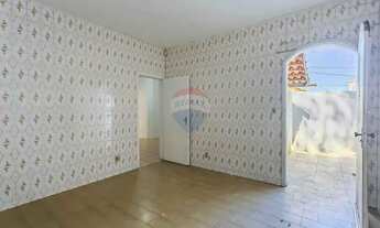 Imagem 6: Casa com 99m² de área útil, 03 dormitórios, em terreno de 165m², à venda, por R$ 299.000,0