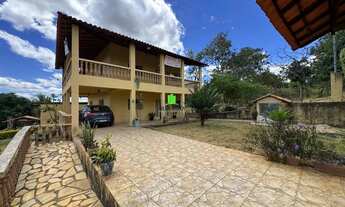 Imagem: Casa de 2 Andares com Ampla Área de Lazer