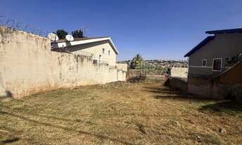 Imagem 4: Terreno declive com 375m² à venda no bairro Ribeirânia