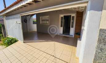 Imagem 3: Casa de rua : / Residencial / Jardim Ester