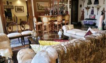 Imagem 6: APTO COM PISO DE MADEIRA E ARMÁRIOS EMBUIDOS