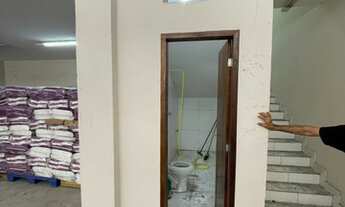 Imagem 5: Galpão/Depósito/Armazém para aluguel tem 700 metros quadrados com 2 quartos